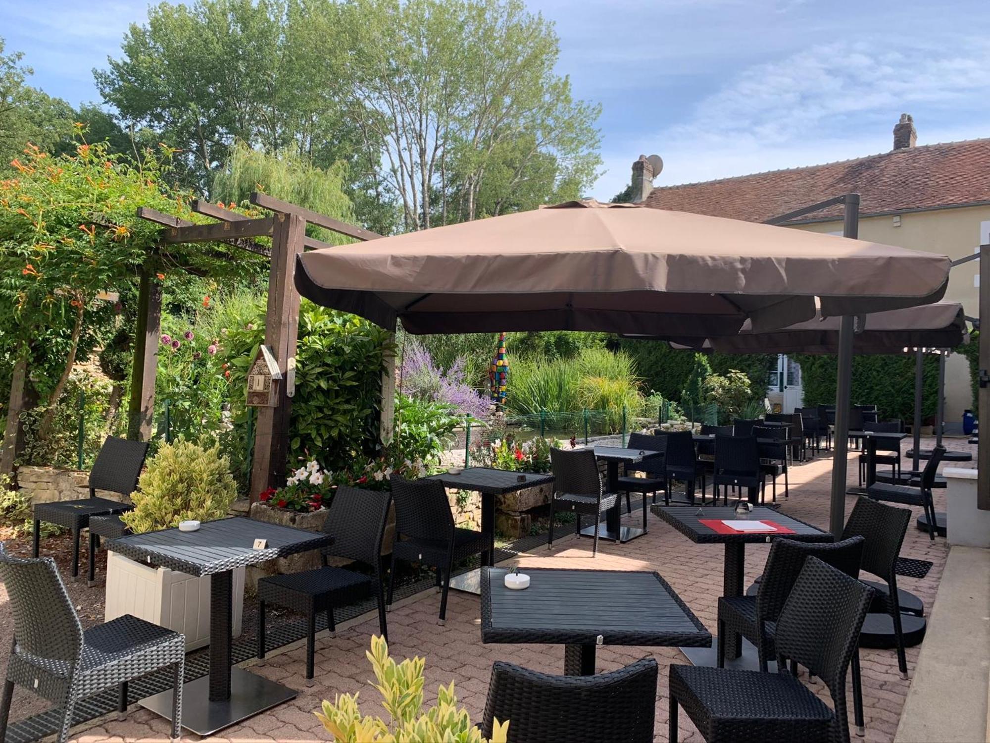 Logis Hotel Restaurant Le Moulin De La Coudre Venoy Exteriör bild
